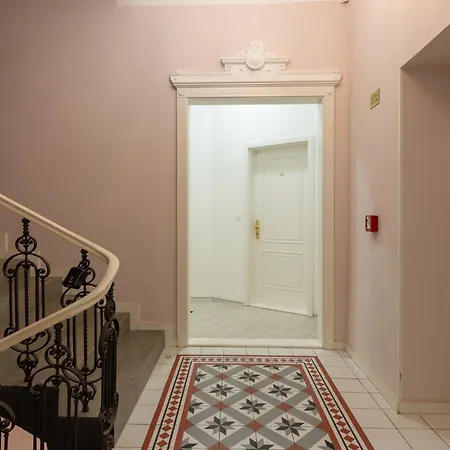 Quiet And Stylish Near Wenceslas Square Apartament Praga
