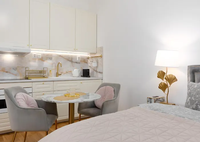 Quiet And Stylish Near Wenceslas Square Apartament *