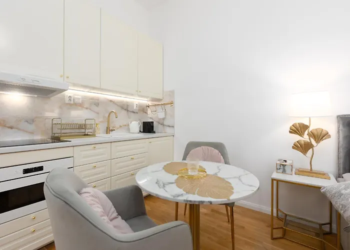 Quiet And Stylish Near Wenceslas Square * Praga
